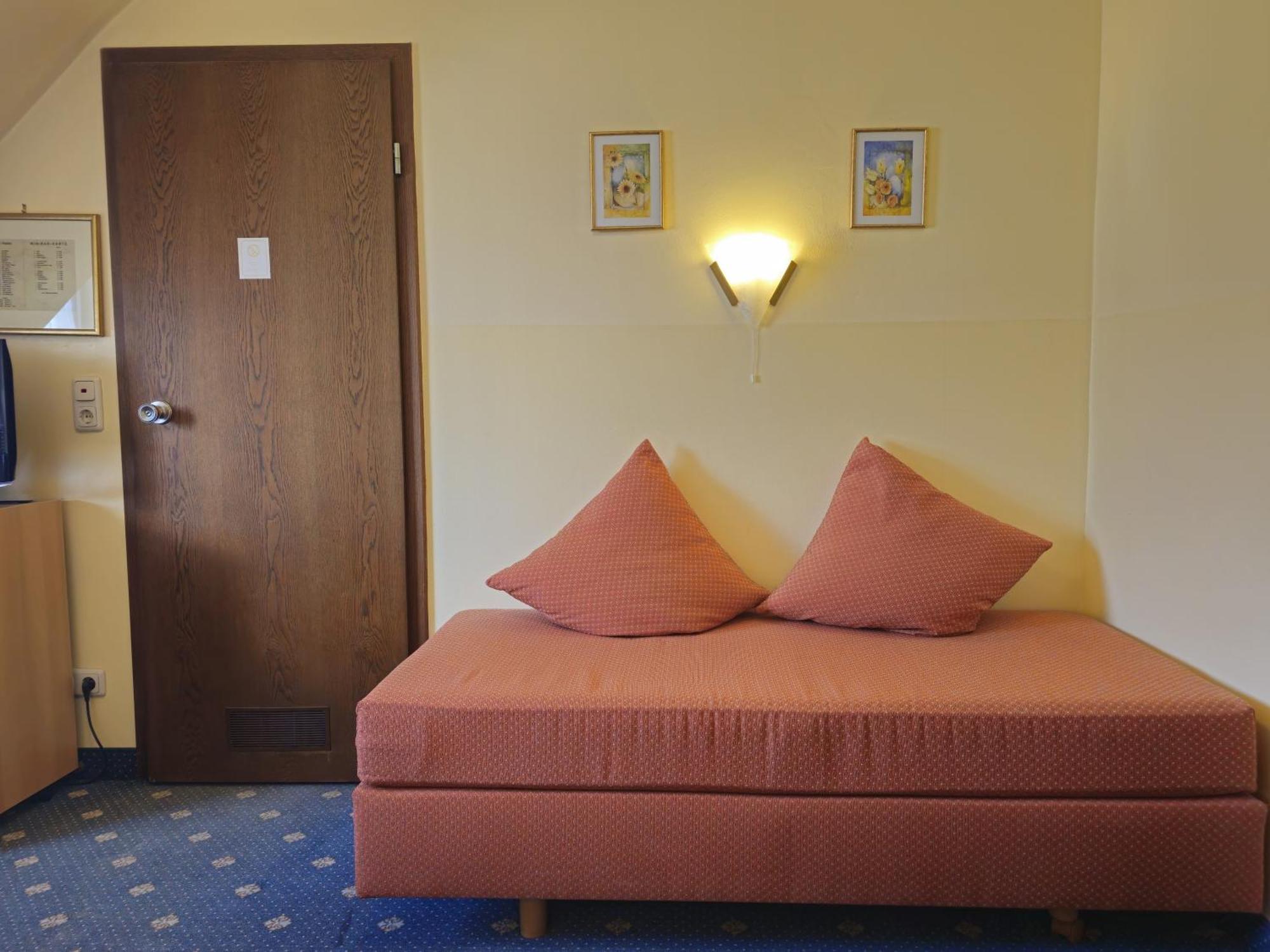 מינכן Arrivel Am Bergson - Bisher Hotel Neuner מראה חיצוני תמונה